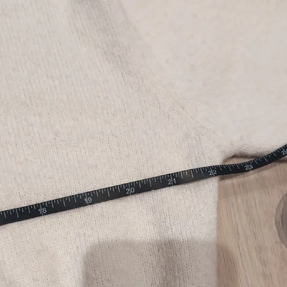 Jessica Simpson Cream Sweater with Pink Bow Large - Picture 6 of 7